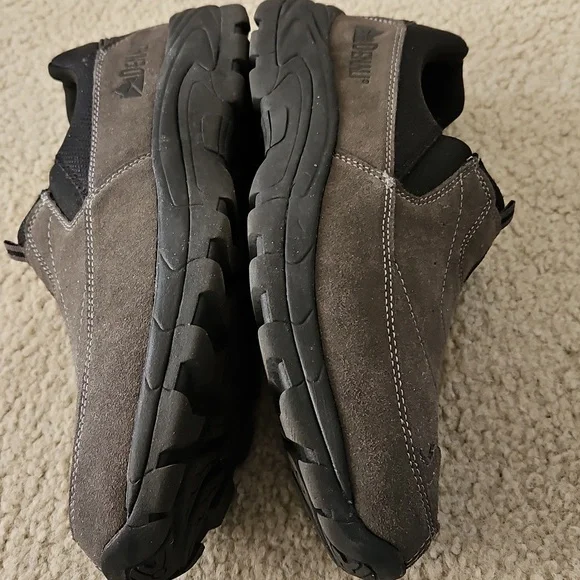 Denali Aleutian Suede Slip on Shoes - Picture 3 of 8